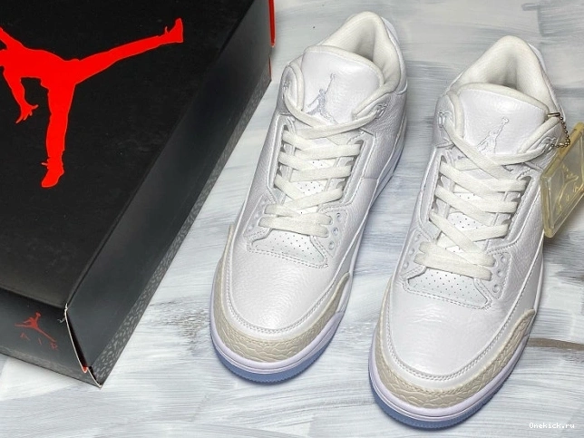 One Kick 136064-111 White Air Triple Jordan 3 Retro 0813